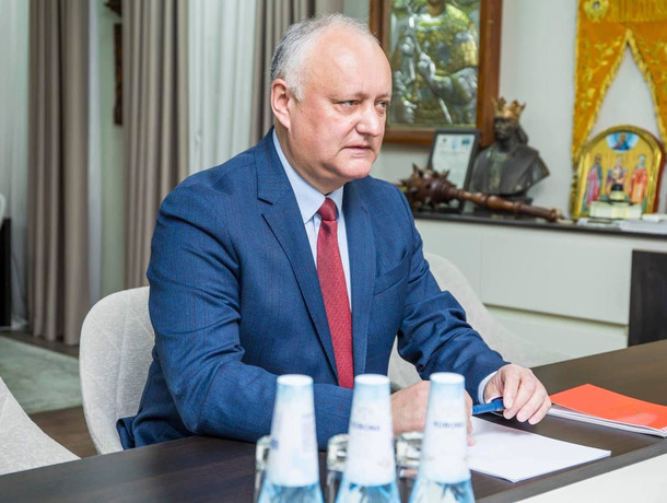 Додон объявил о подготовке вотума недоверия правительству Мунтяну