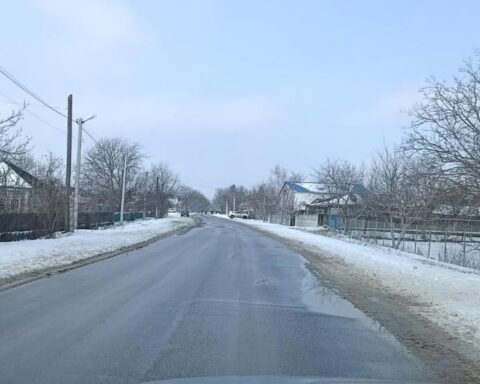 Дорожные службы Молдовы призывают водителей к осторожности в условиях снегопада