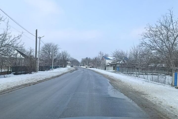 Дорожные службы Молдовы призывают водителей к осторожности в условиях снегопада