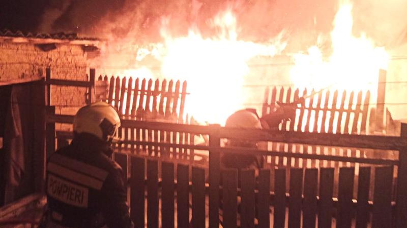 Два пожара в одном доме в Сынджерее: мужчина с серьезными ожогами госпитализирован