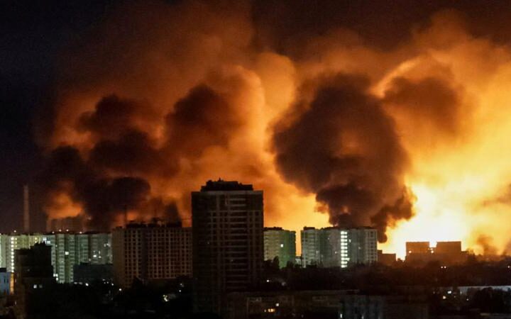 Киев вновь подвергся массовым ракетным атакам: подробности из столицы Украины