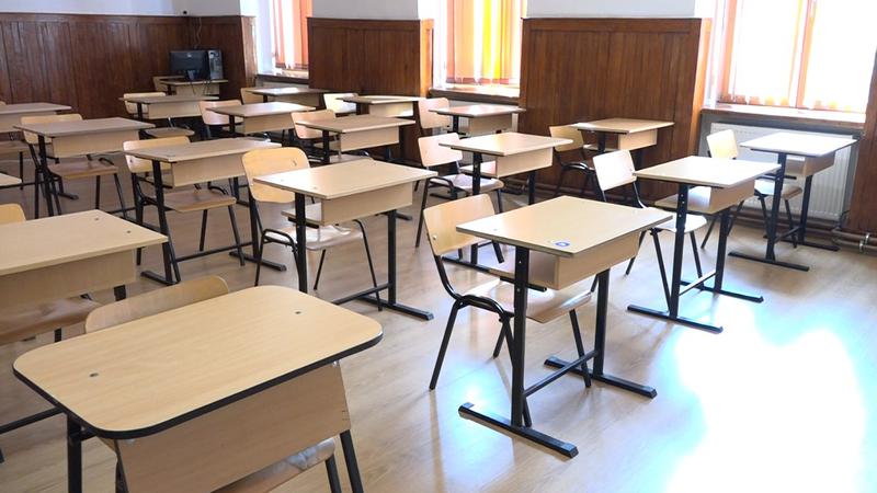 Миграция сокращает численность учеников: за четыре года число учащихся в Молдове уменьшилось на 50%