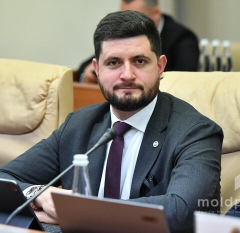 Министр энергетики Дорин Жунгиету выступит в парламенте для обсуждения резолюции по госполитике в сфере энергетики