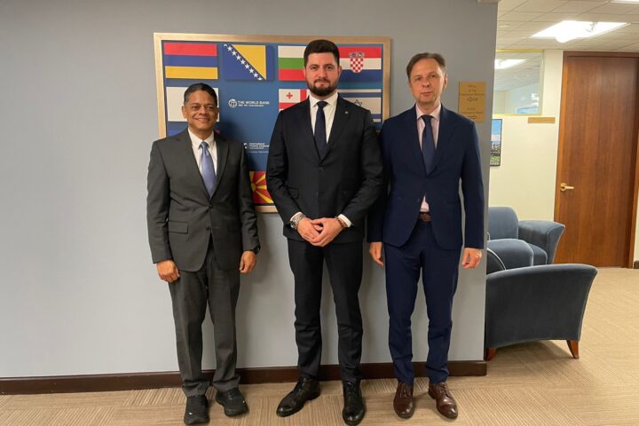 Министр энергетики обсудил в Вашингтоне сделку по активам "Lukoil" с Carlyle Group