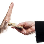 Молдова опустилась на две позиции в глобальном рейтинге коррупции, заняв 80-е место из 182 стран