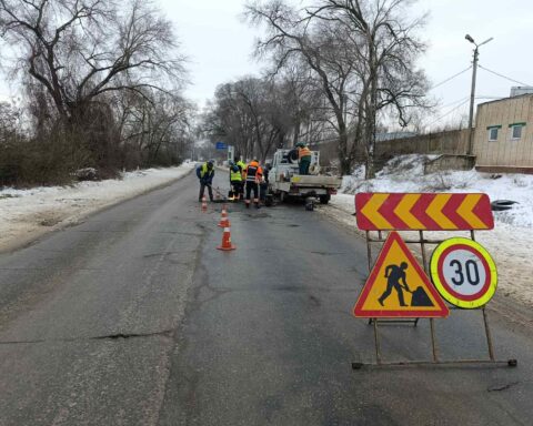 Национальная администрация дорог сообщает об условиях движения и предостерегает о снегопадах 21 февраля