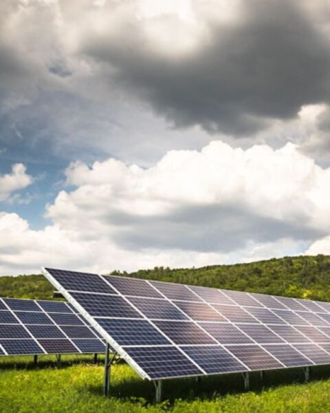 НАРЭ вводит сбор за неиспользованные разрешения на подключение электростанций, бюджет получает 131 миллион леев