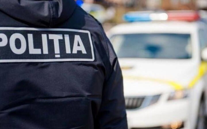 Полицейские опровергли обвинения Костюка о наркотиках у школьницы