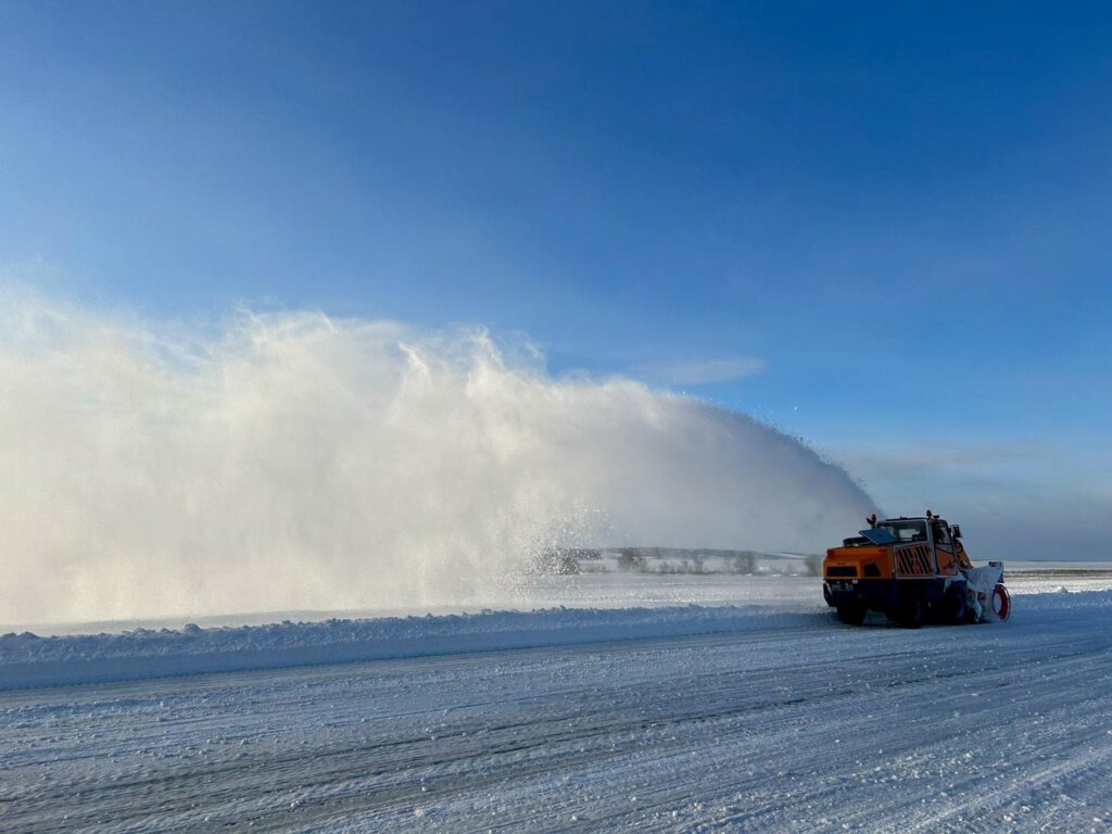 Снегопад в Кишиневе влияет на рейсы аэропорта, снегоуборочная техника работает в усиленном режиме
