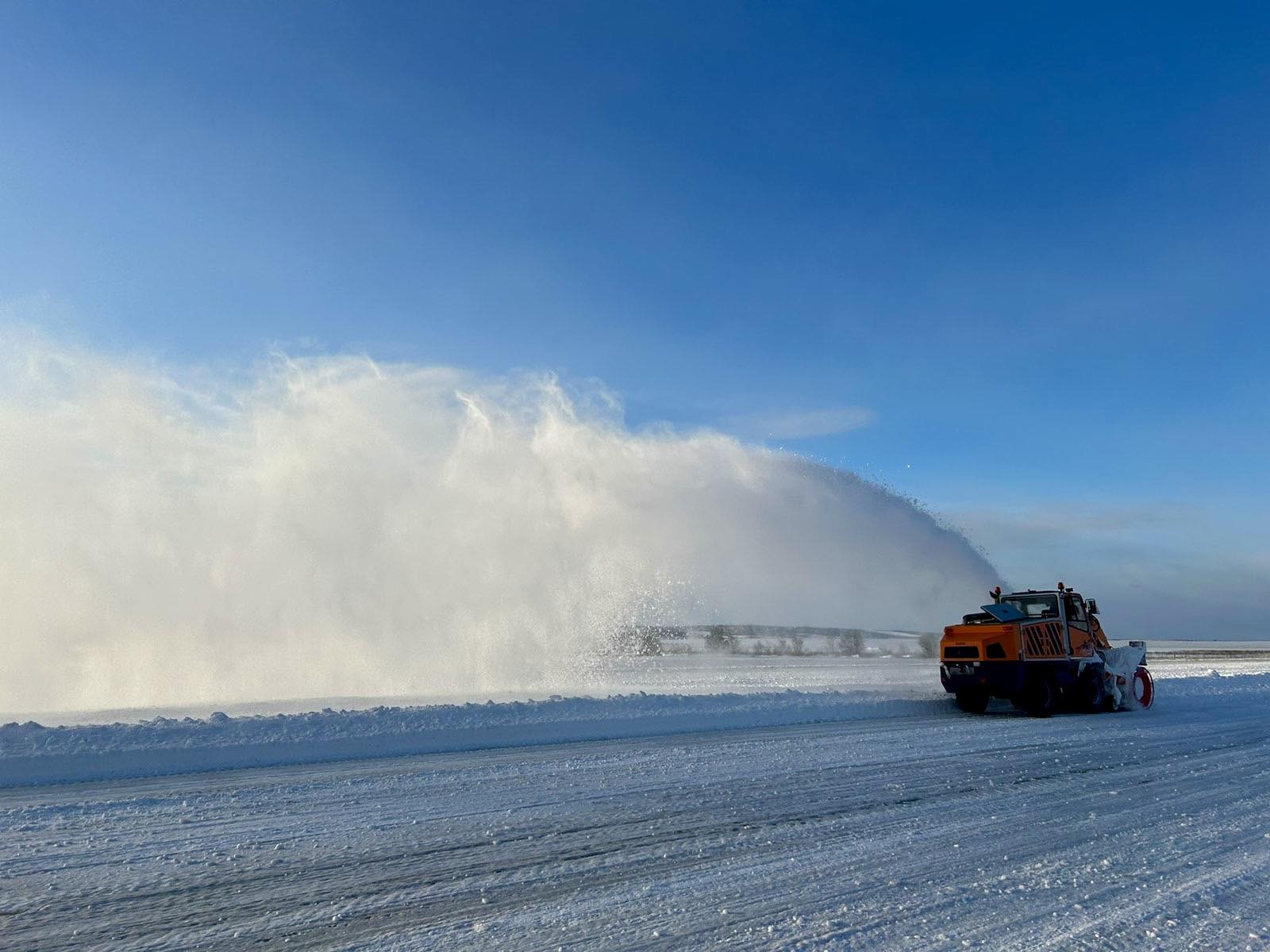 Снегопад в Кишиневе влияет на рейсы аэропорта, снегоуборочная техника работает в усиленном режиме