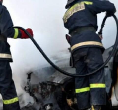 В Чишинау загорелся автомобиль во дворе жилого дома