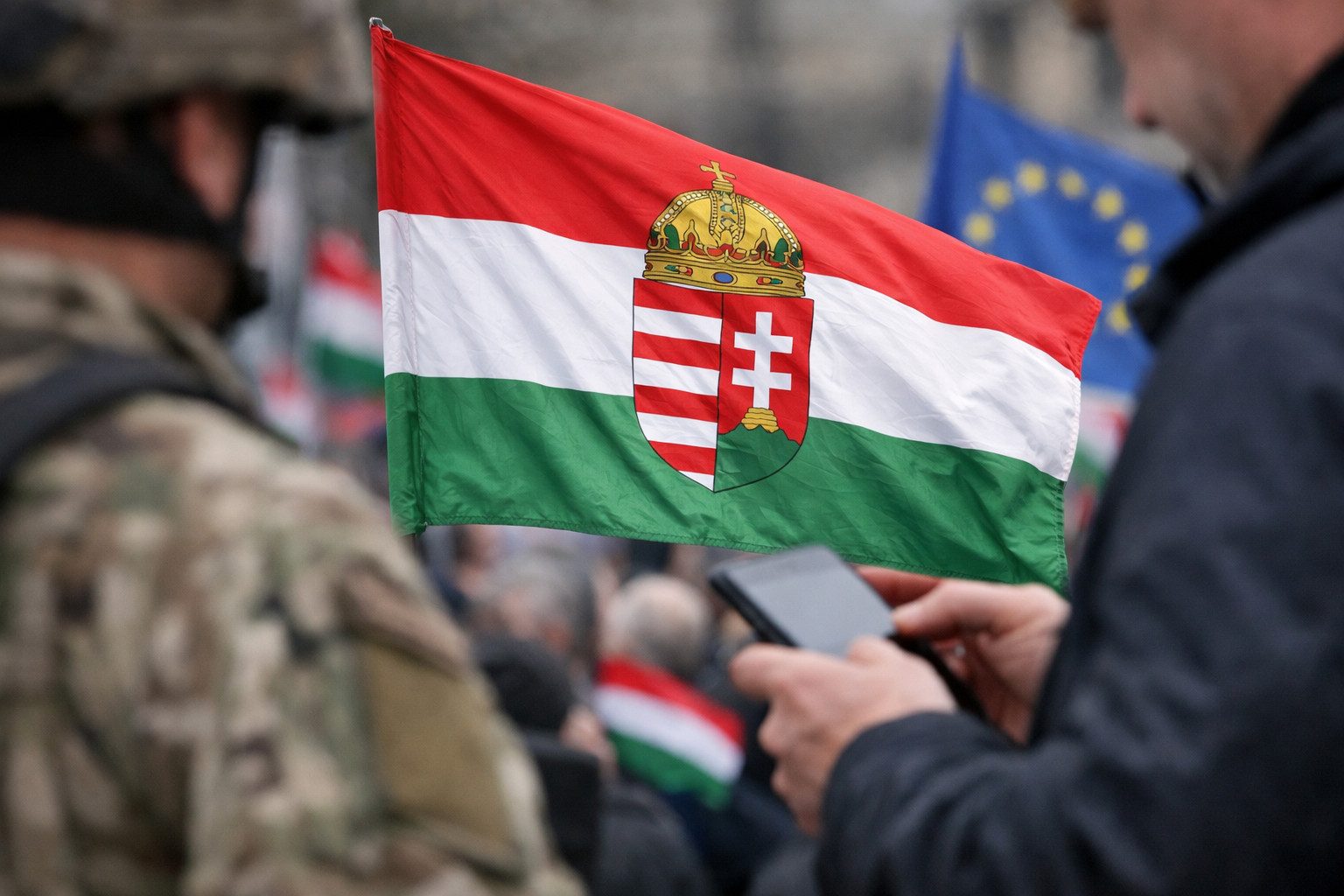 Венгрия стала полем гибридного противоборства накануне решающих парламентских выборов