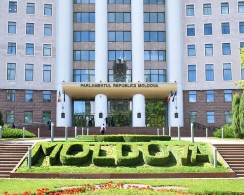 Депутаты PAS снизили порог голосования для формирования комиссии по оценке судей до 51 голоса