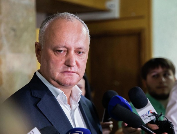 Додон призвал отвергнуть поправки, ограничивающие права парламентской оппозиции