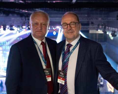 Игорь Додон встретился с председателем комиссии по внешней политике парламента Венгрии