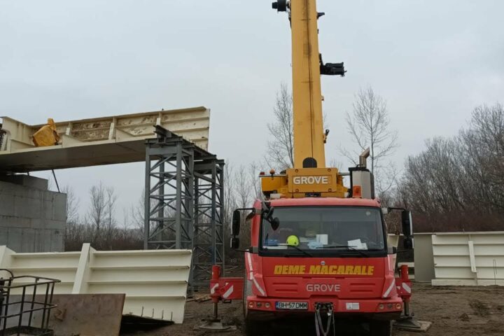 Игорь Гросу проверил ход работ на мосту в Унгенах