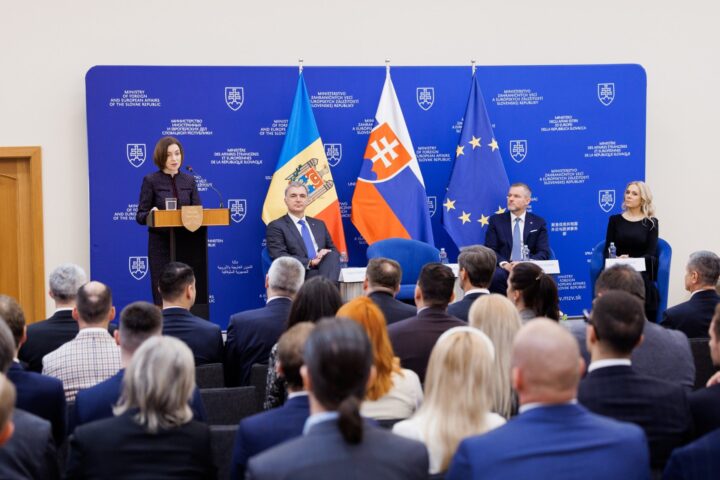 Мая Санду заявила о возможностях для бизнеса в Молдове на форуме в Братиславе