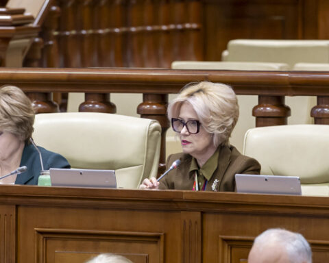 Оппозиция потребовала заслушать министерства по загрязнению реки Днестр, но парламентское большинство отказало