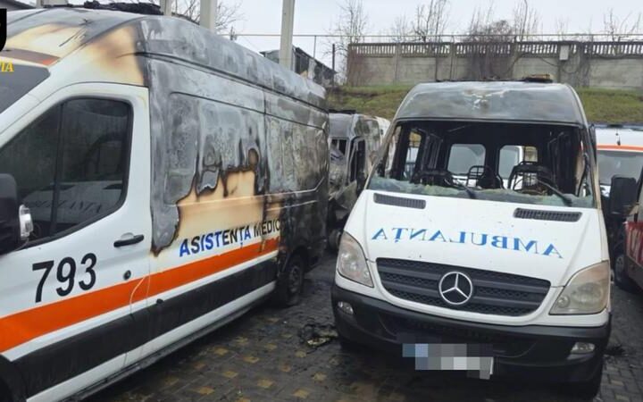 Пожар в секторе Чокана: повреждён микроавтобус и четыре ambulâncias