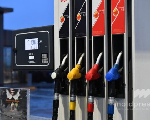 Правительство Молдовы утвердило изменения в механизме установления цен на топливо во время ЧП