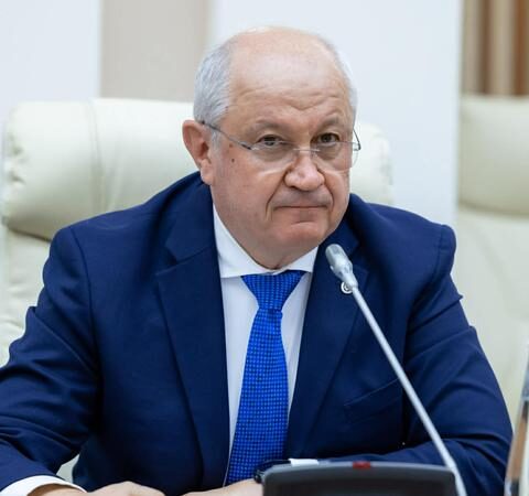 Премьер-министр Александр Мунтяну посетит Бухарест для участия в конференции