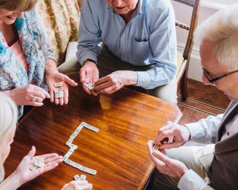 В Бельцах 52 социальных работника оказывают помощь пожилым людям