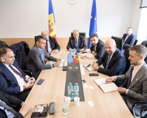 В Кишинёве обсуждены проекты в области транспорта и логистики с греческой делегацией