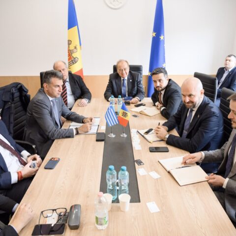 В Кишинёве обсуждены проекты в области транспорта и логистики с греческой делегацией