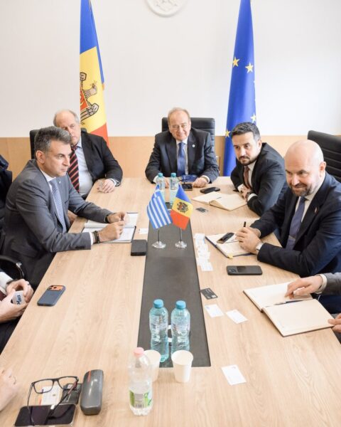 В Кишинёве обсуждены проекты в области транспорта и логистики с греческой делегацией
