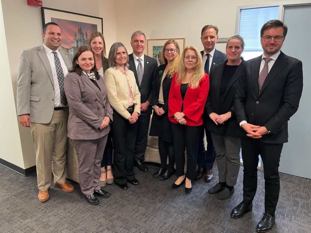 Вице-премьер Еуджен Осмокеску обсудил стратегические приоритеты с представителями Госдепартамента США