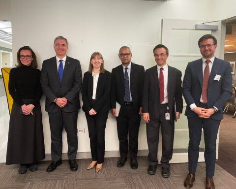 Вице-премьер Осмокеску обсудил в Вашингтоне сотрудничество с Всемирным банком