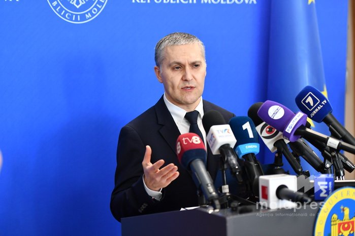 Власти заявляют о достаточных запасах нефтепродуктов и энергетических ресурсов