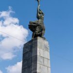 Запрос общественности о сносе советских памятников в Молдове