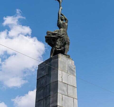 Запрос общественности о сносе советских памятников в Молдове