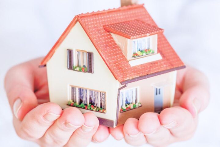 Минфин разъяснил условия программы "Первый дом" для действующих участников