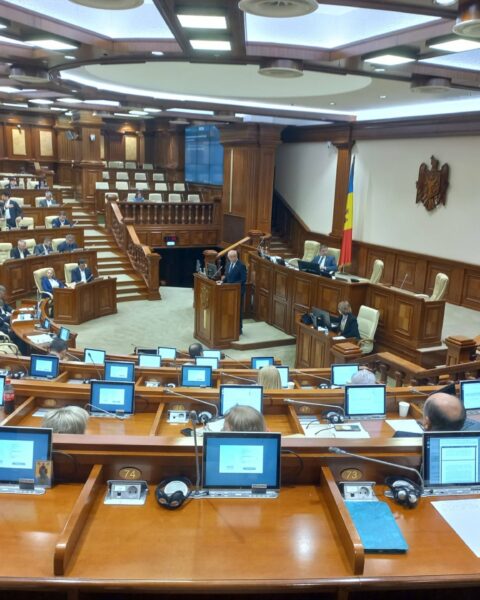 Парламент отменил чрезвычайное положение в энергетическом секторе с 25 апреля