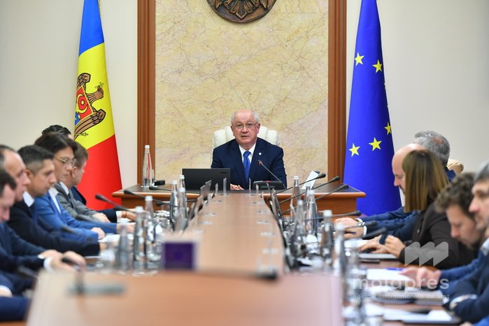 Премьер-министр объявил о введении режима повышенной готовности в энергетическом секторе