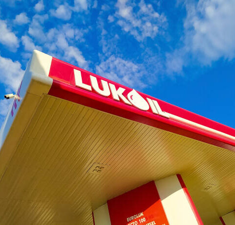 Работа автозаправочных станций Lukoil в Молдове может быть продлена до октября