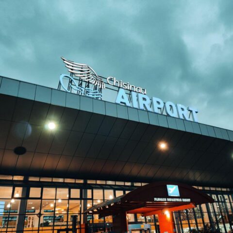 В аэропорту Кишинева возможны задержки и отмены рейсов из-за сильного ветра