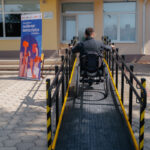 В общественных учреждениях Молдовы установят 30 пандусов для людей с ограниченными возможностями