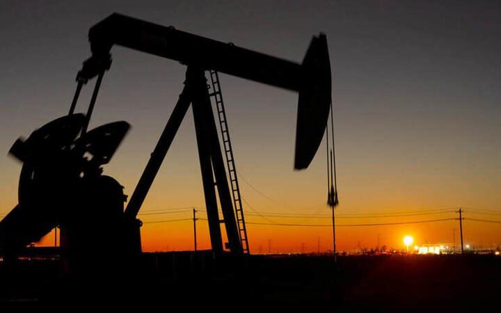 Цены на нефть снижаются из-за улучшения отношений между США и Ираном
