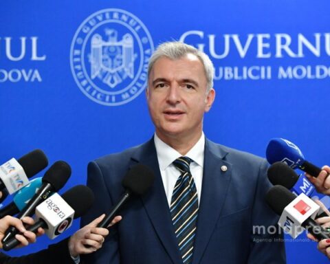 Вице-премьер Осмокеску анонсировал обсуждения по ситуации на рынке сахара