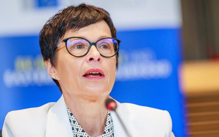 Еврокомиссар призвала открыть все группы переговоров Румынии и Украины до июля