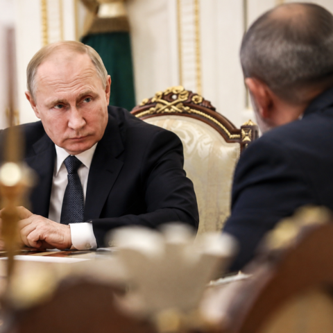 Москва предупреждает Ереван о последствиях евроинтеграции на фоне заморозки участия в ОДКБ