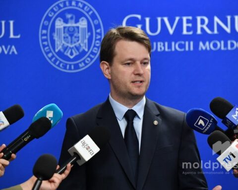 Министр финансов: Молдова согласовала цели с МВФ по снижению дефицита и экономическому росту