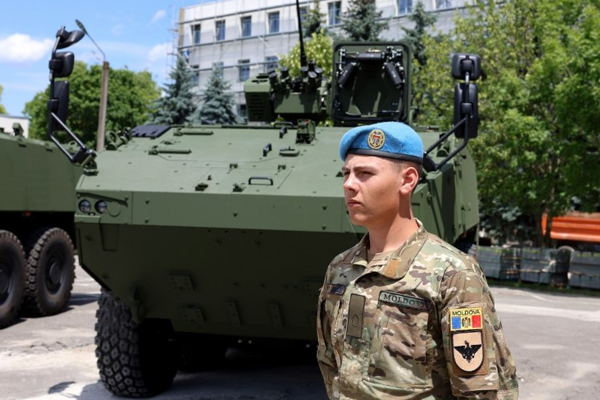Армия Молдовы получила пять бронированных транспортёров Piranha-5 от Германии