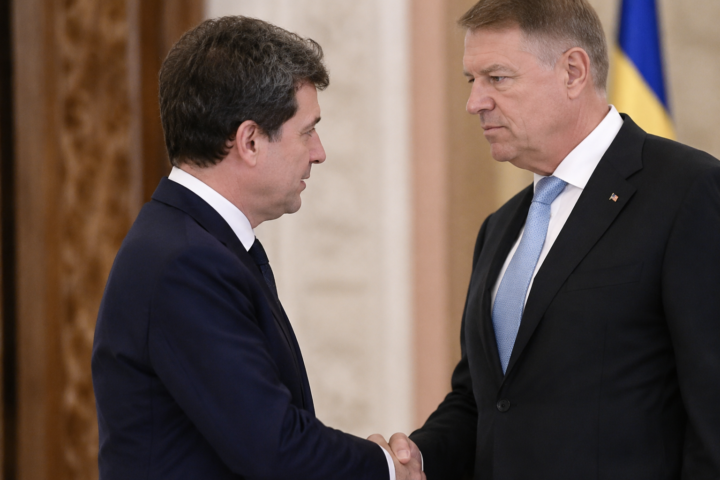 Президент Румынии назначил нового кандидата в премьер-министры на фоне нарастания политического кризиса