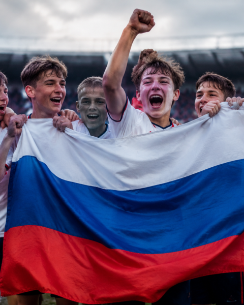FIFA разрешила российским командам U-15 участвовать в мировом чемпионате под национальным флагом