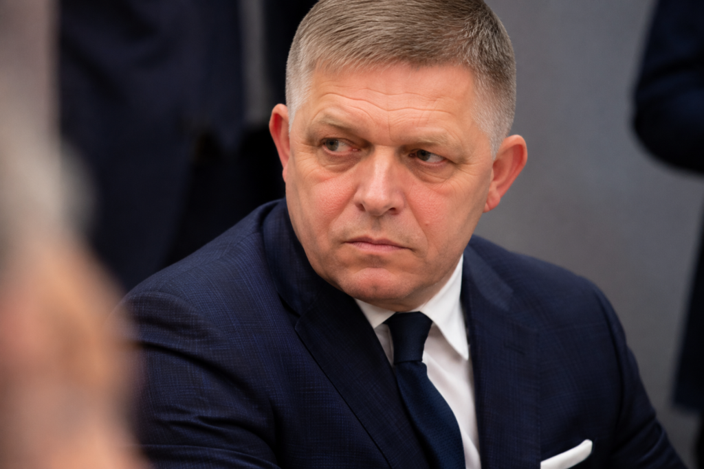 Премьер-министр Словакии Фицо выступил против новой финансовой помощи Украине на саммите НАТО
