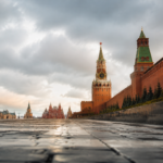 Кремль сокращает срок семейной ипотеки и ограничивает бюджетные субсидии банкам